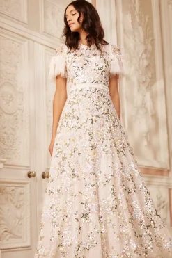 Dream Garland Gloss Round Neck Gown