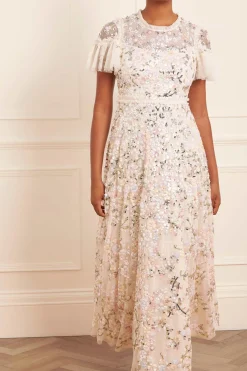 Dream Garland Gloss Round Neck Gown